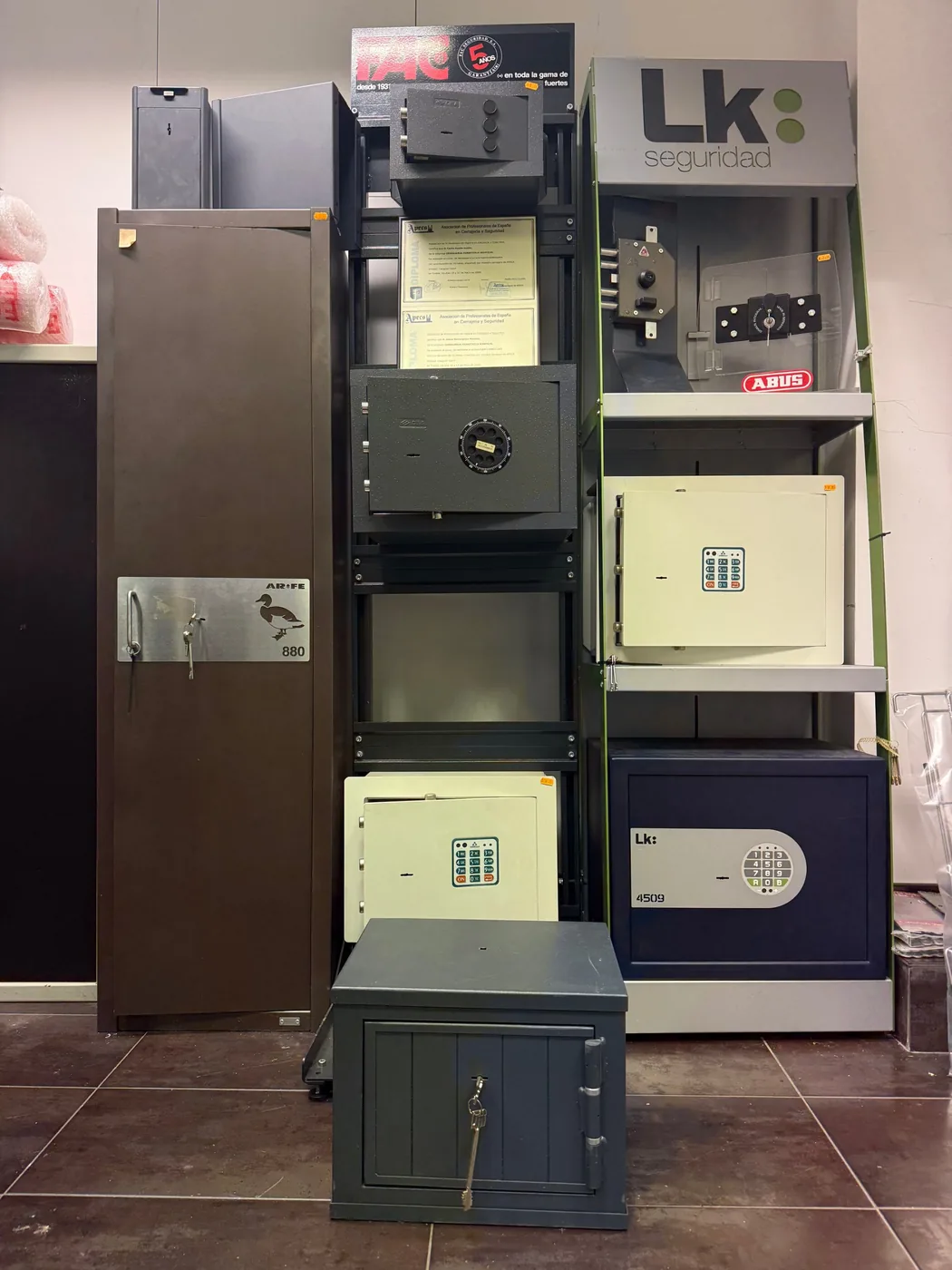 Expositor de cajas fuertes Arfe, FAC y Lk